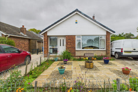 2 bedroom detached bungalow for sale
