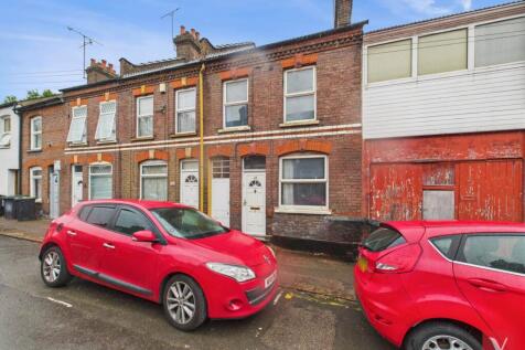 Tavistock Crescent, Luton LU1 3 bed terraced house for sale