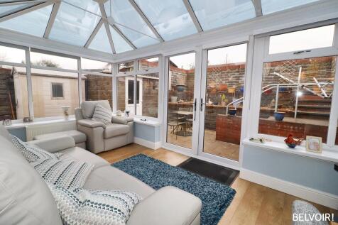 2 bedroom bungalow for sale