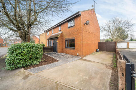 Woodfield Gate, Bedfordshire LU5 3 bed semi