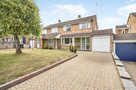 Patterdale Close, Bedfordshire LU6 3 bed semi