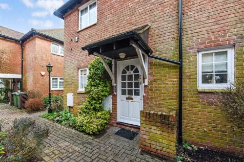 Sussex Road, Petersfield, Hampshire 1 bed flat for sale
