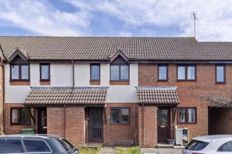 Balmoral Way, Petersfield, Hampshire 2 bed terraced house for sale