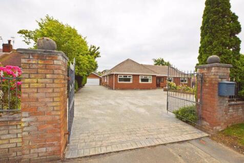4 bedroom detached bungalow for sale