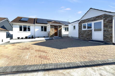 Liskey Hill Crescent, Perranporth 4 bed detached bungalow for sale