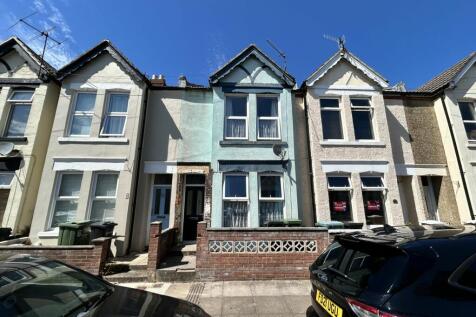 Glasgow Road, Southsea, PO4 3 bed terraced house for sale