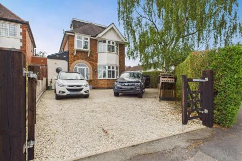 Charnwood Drive, Thurnby, Leicestershire 3 bed detached house for sale