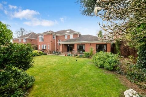 Keresforth Hall Road, Barnsley, S70 4 bed detached house for sale