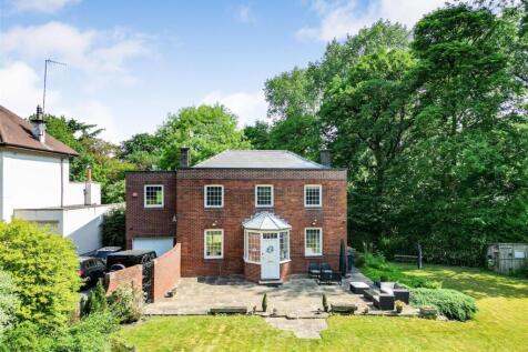 St. Helens Gate, Huddersfield, HD4 4 bed detached house for sale