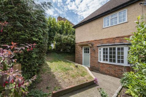 2 bedroom semi-detached house for sale