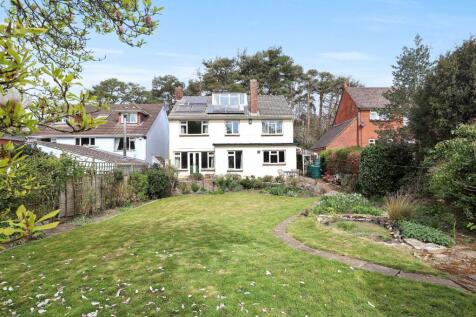 Moor Road, Broadstone, Dorset, BH18 4 bed detached house for sale