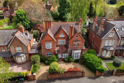 7 bedroom detached house for sale