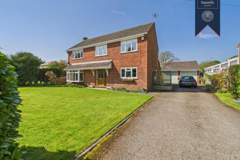 4 bedroom detached house for sale
