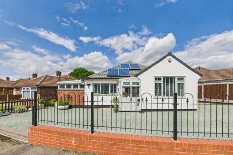 2 bedroom detached bungalow for sale
