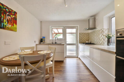 Carisbrooke Way, Cardiff 2 bed detached bungalow for sale