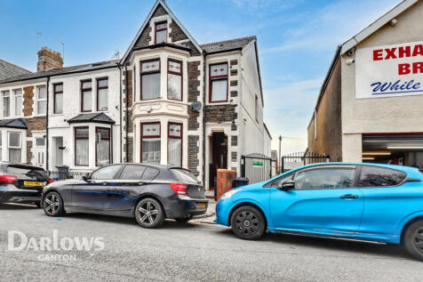4 bedroom end of terrace house for sale