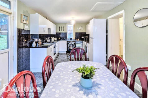 Cwmbach Road, Aberdare 3 bed detached house for sale