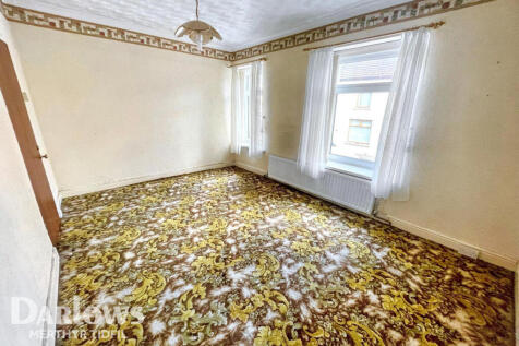 Tynycoed Terrace, Merthyr Tydfil 3 bed terraced house for sale