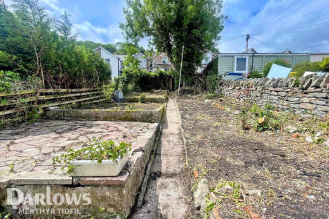 Aberfan Road, Merthyr Tydfil 4 bed semi