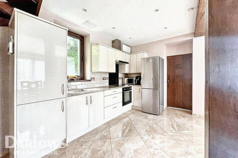 Hirwaun Road, Aberdare 3 bed detached house for sale
