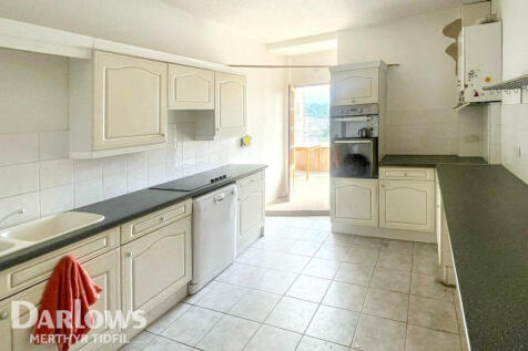 The Avenue, Treharris 3 bed terraced house for sale