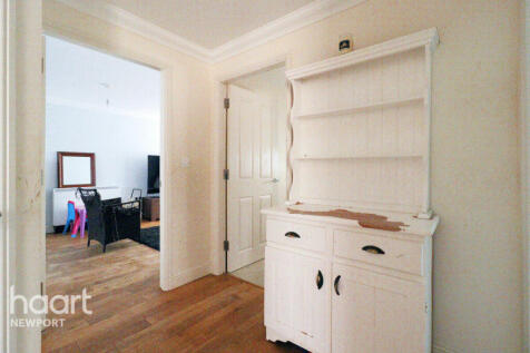 Alicia Crescent, Newport 2 bed apartment for sale