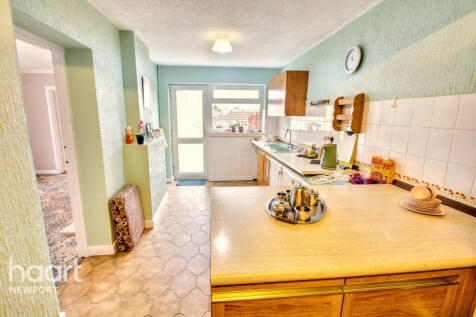 3 bedroom semi-detached bungalow for sale