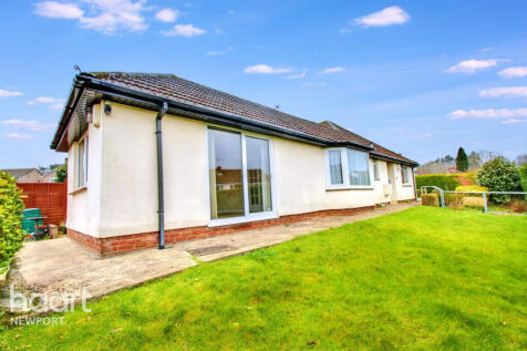 3 bedroom semi-detached bungalow for sale