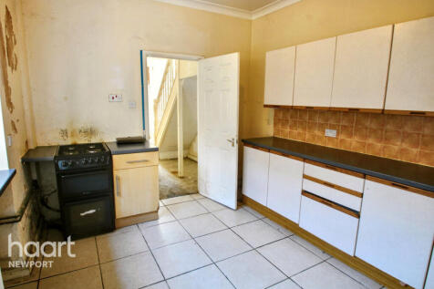 Fairoak Avenue, Newport 3 bed terraced house for sale