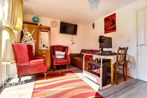 Walker Point Way, Newport 2 bed end of terrace house for sale