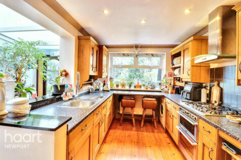 Aston Crescent, Newport 2 bed terraced house for sale