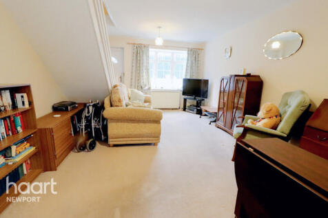 Baneswell Courtyard, Newport 2 bed end of terrace house for sale