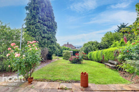 Stelvio Park Drive, Newport 3 bed semi