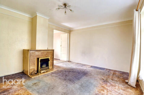 Stelvio Park Drive, Newport 3 bed semi