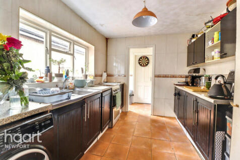 Dolphin Street, Newport 4 bed terraced house for sale