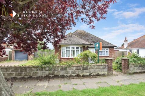 Canterbury Road, Holland on Sea 3 bed detached bungalow for sale