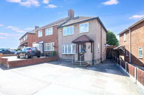 Kingshill Avenue, Romford, RM5 2SA 3 bed semi