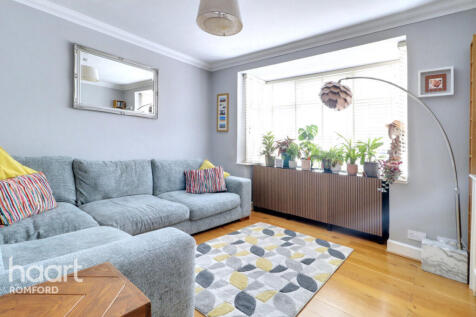Lilliput Road, Romford, RM7 0BJ 2 bed detached house for sale
