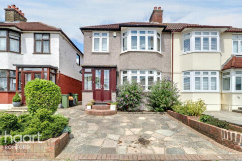 Maidstone Avenue, Romford, RM5 3DB 3 bed semi