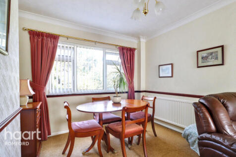 Eastbrook Drive, Romford, RM7 0YT 3 bed terraced house for sale