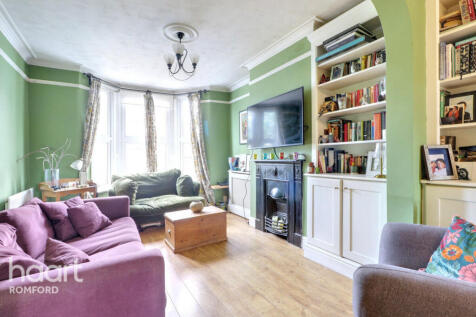 Clydesdale Road, Hornchurch, RM11 1AJ 3 bed terraced house for sale