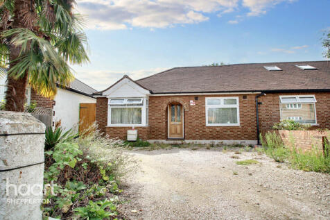 3 bedroom semi-detached bungalow for sale