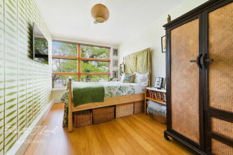 Westcombe Park Road, London 2 bed apartment for sale