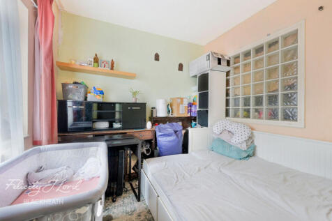 Burrage Place, London 3 bed apartment for sale