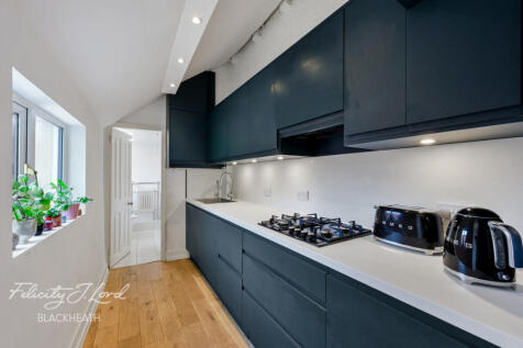 Riverdale Road, London 2 bed terraced house for sale