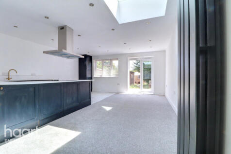Great Cambridge Road, Enfield 4 bed terraced house for sale