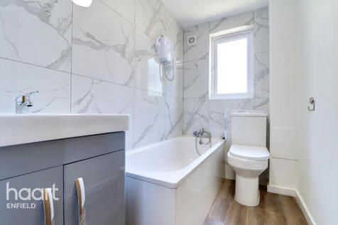 Woodfield Close, Enfield 1 bed apartment for sale
