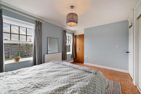 Kenilworth Gardens, London 3 bed end of terrace house for sale