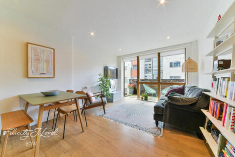 Violet Road, Bow, E3 1 bed flat for sale