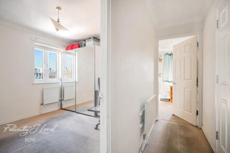 St Pauls Way, London E3 2 bed flat for sale